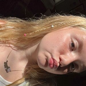 Meet your Posher, Abigail